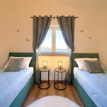 Apartment Top شقة *