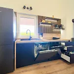 Apartment Top *