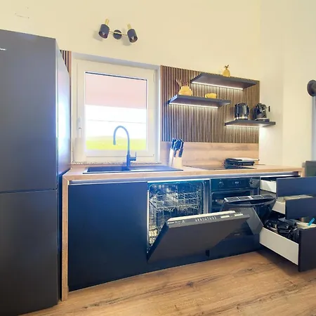 Apartment Top *